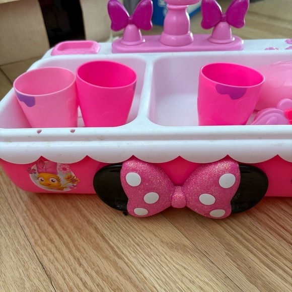 Disney Minnie Mouse Real Working Faucet Sink Toy Pink Cups Dishes - Picture 5 of 5